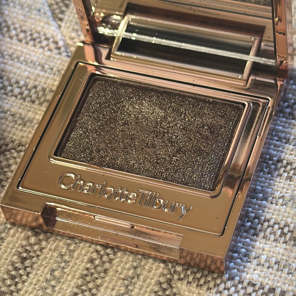 Charlotte Tilbury hypnotizing pop shot smoky quartz